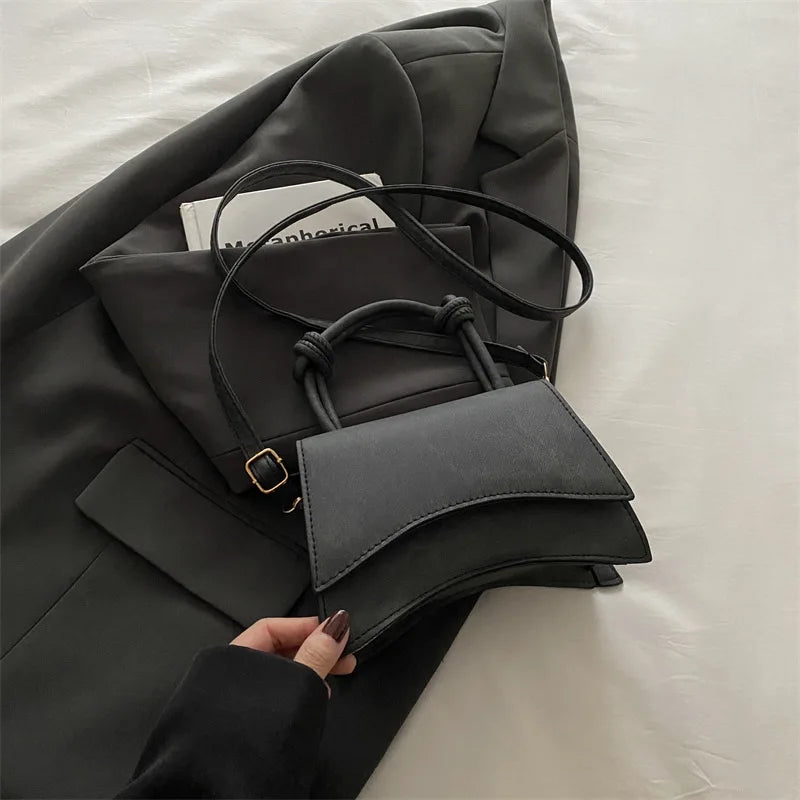 Women’s Solid Color Crossbody Shoulder Bag – Simple Casual Small Square Trendy Diagonal Handbag for Autumn Everyday Use