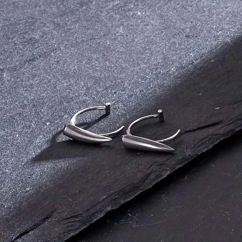 Stainless Steel Gothic Sharp Teeth Lip Clip | Punk Non-Piercing Halloween Jewelry for Women & Men