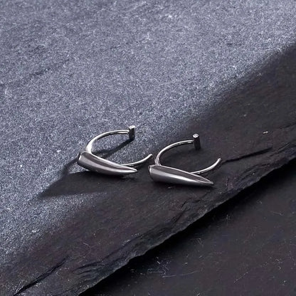 Stainless Steel Gothic Sharp Teeth Lip Clip | Punk Non-Piercing Halloween Jewelry for Women & Men
