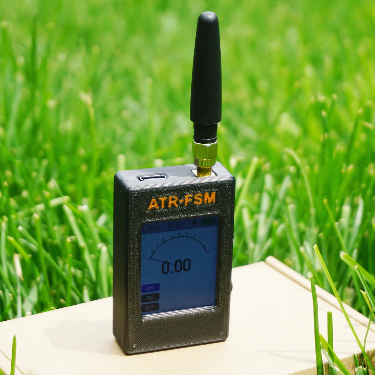 ATR-FSM Portable Field Strength Meter - 0.5MHz–5GHz Electromagnetic Signal Detector with Gain Switch & -70dBm to +50dBm Range