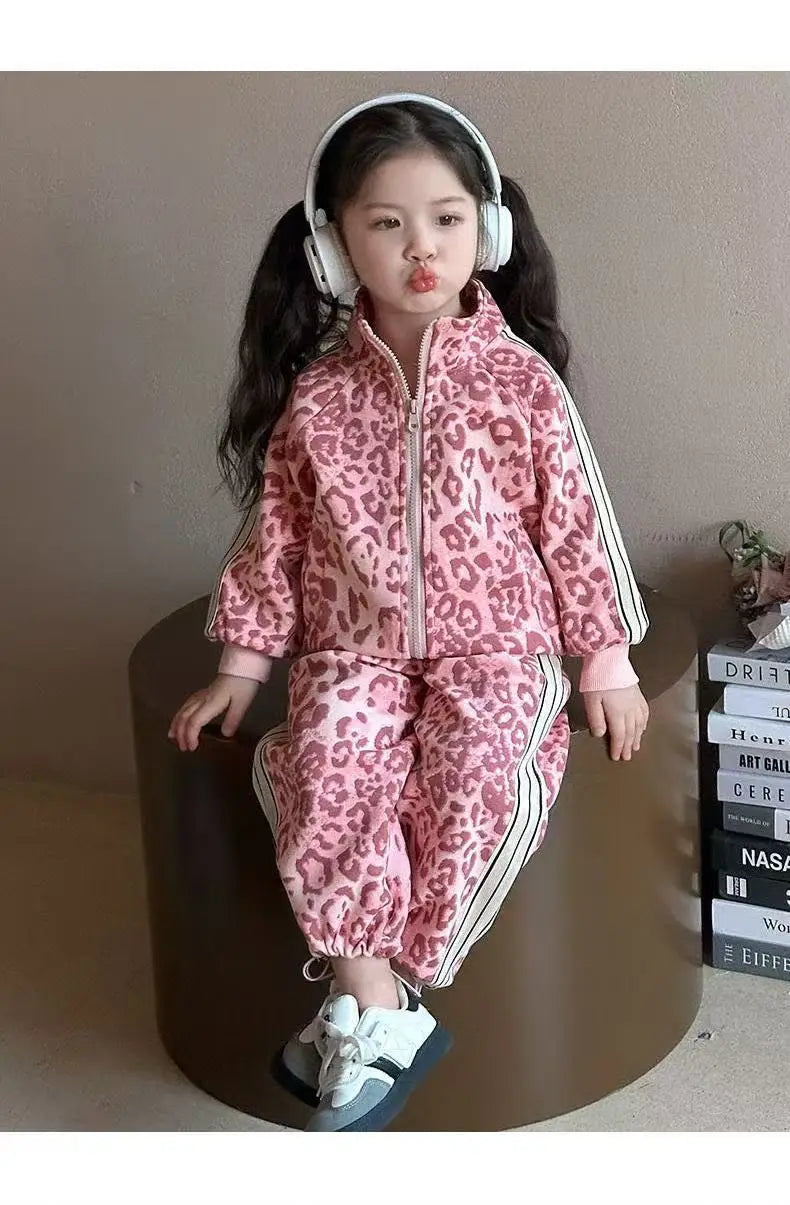 Girls' Spring Sportswear Set – Stylish Leopard Pattern Top & Pants Two-Piece Outfit for Children