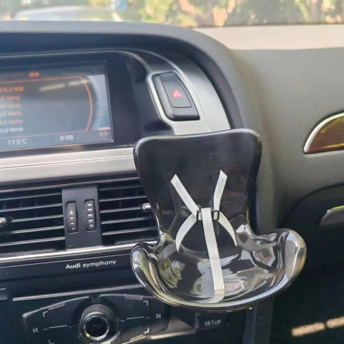 Labubu 15-17cm Car Doll Seat — Cute Doll Air Outlet Aromatherapy Decoration for Car Interior