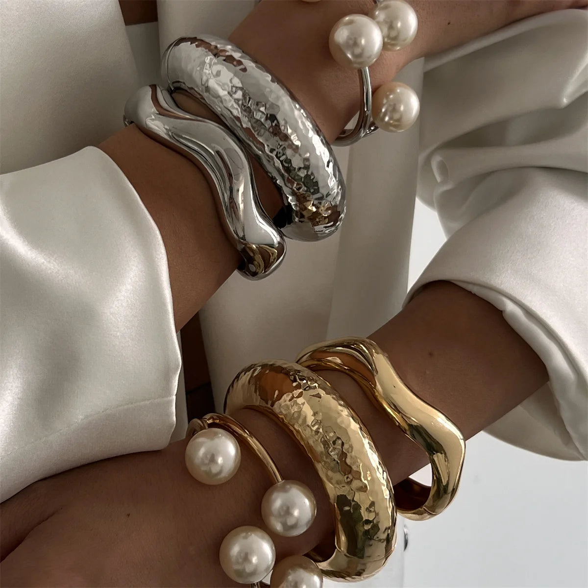 Ingemark Chunky Pearl Cuff Bracelet – Punk Heavy Metal Steampunk Bangle for Women & Men 2025