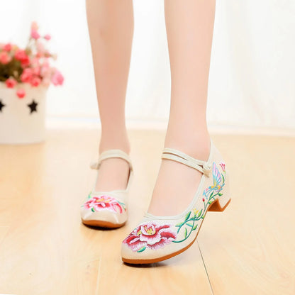 Women’s Embroidered Traditional Shoes - Vintage Chinese Hanfu Qipao Beijing Style Ethnic Dance Footwear