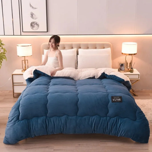 2025 Winter Thickened Fleece Quilt – Solid Color Milk Lamb Fleece Warm Comforter, Single & Double Sizes