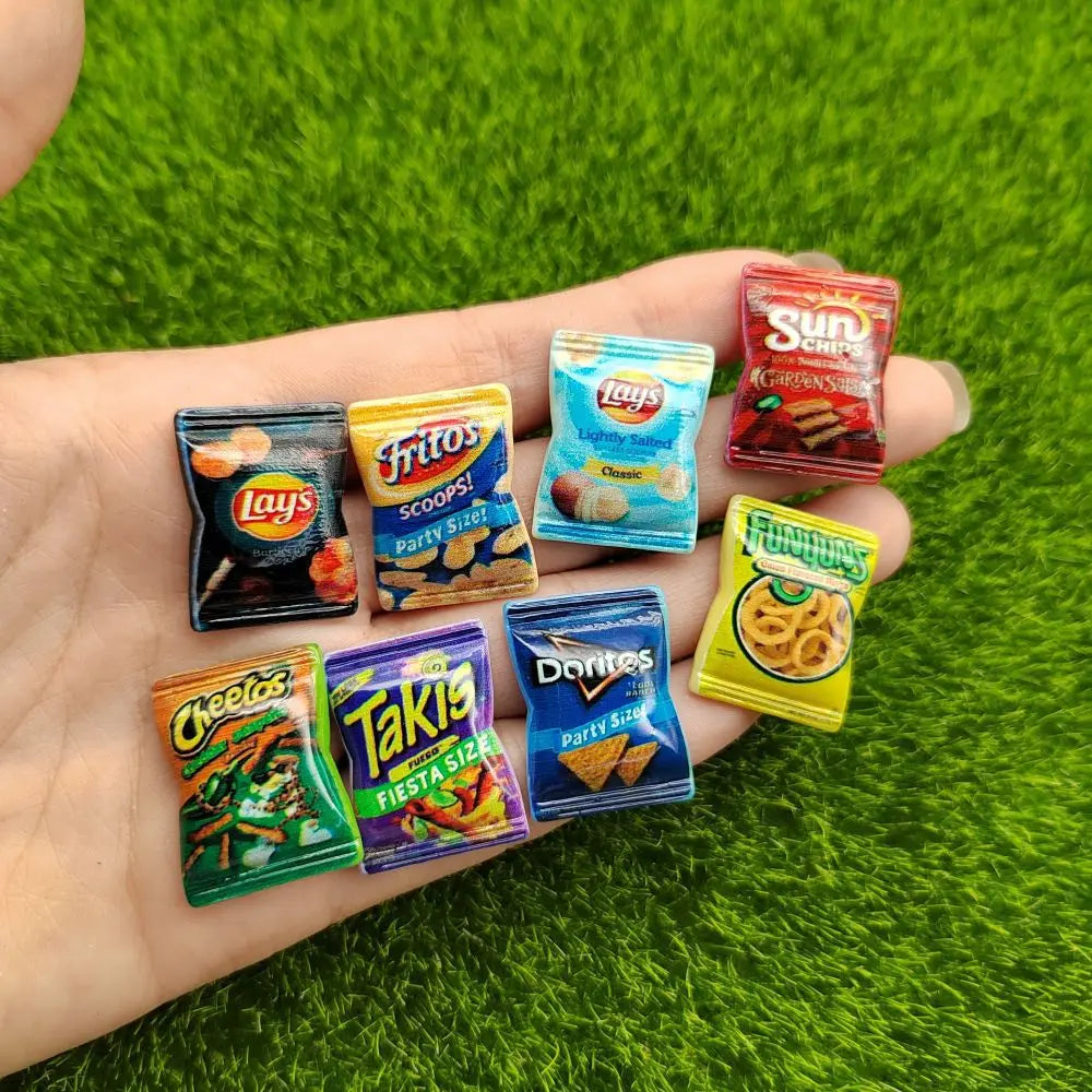 8PCS Miniature Dollhouse Food – Assorted Resin Chips & Snack Bags for Blythe OB11 Dolls