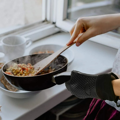 Heat-Resistant Silicone Gloves – Non-Slip Oven Mitts for Kitchen, BBQ, Baking & Cooking with Canvas Stitching