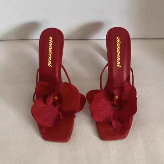 Women’s Floral Slip-On Slippers - Elegant Casual Sandals with Comfortable Fashion Design