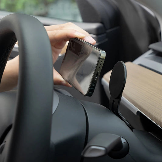 Magnetic Steering Wheel Phone Holder for Tesla Model 3/Y/S/X – Universal Auto Mount Stand for Apple, Xiaomi & Huawei Smartphones