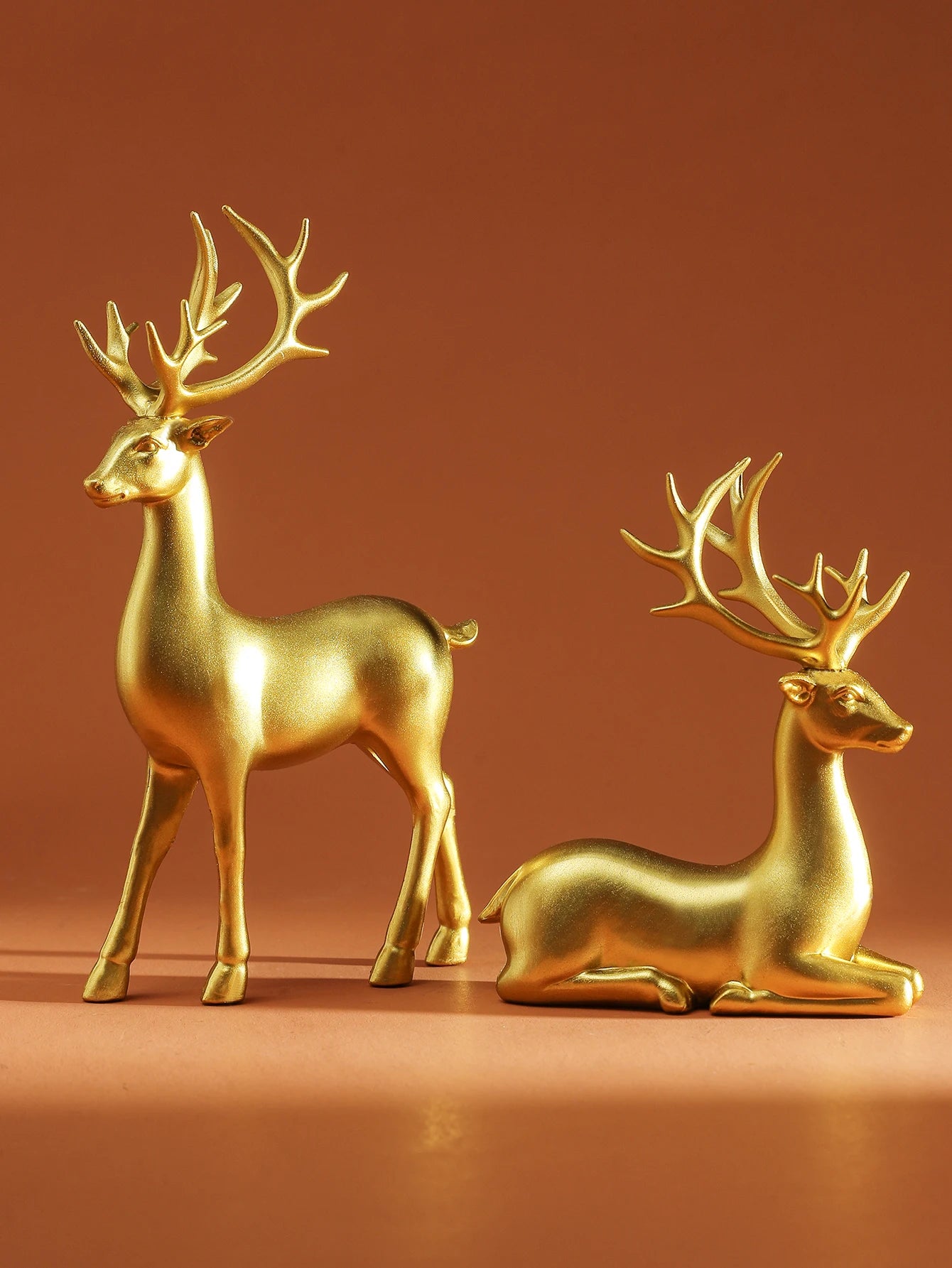 2-Piece Reindeer Christmas Table Decor – Small Rustic Indoor Xmas Holiday Statues for Home