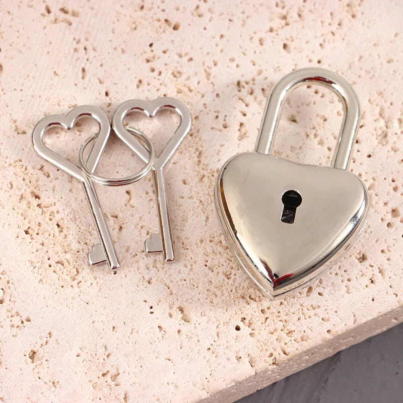 Heart-Shaped Mini Padlock with Key – Luggage, Jewelry Box, Diary, and Suitcase Lock for Travel and Wedding