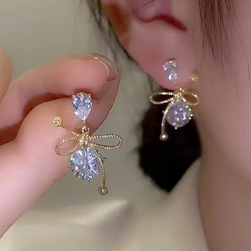 Retro Daisy Flower Earrings - Elegant Small Floral Jewelry for Women Party Gifts