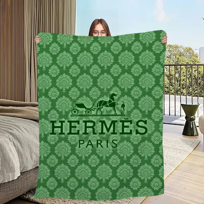Luxury Plush Fashion Blanket – Soft Warm Flannel for Sofa, Bedroom, Office & Travel Gift