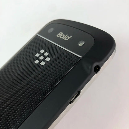 BlackBerry Bold Touch 9900 3G Unlocked Mobile Phone – QWERTY, 2.8" Screen, 5MP Camera, 8GB ROM, BlackBerryOS Dakota Magnum