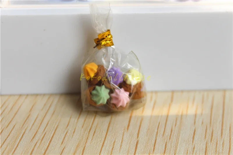 1/12 Miniature Dollhouse Cake – Pretend Play Dessert Toy for Blythe & BJD Dolls