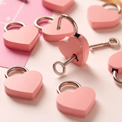 30x39mm Antique Heart-Shaped Padlock – Vintage Pink Romantic Key Lock for Diaries, Weddings, and Jewelry