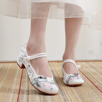 Women’s Embroidered Traditional Shoes - Vintage Chinese Hanfu Qipao Beijing Style Ethnic Dance Footwear