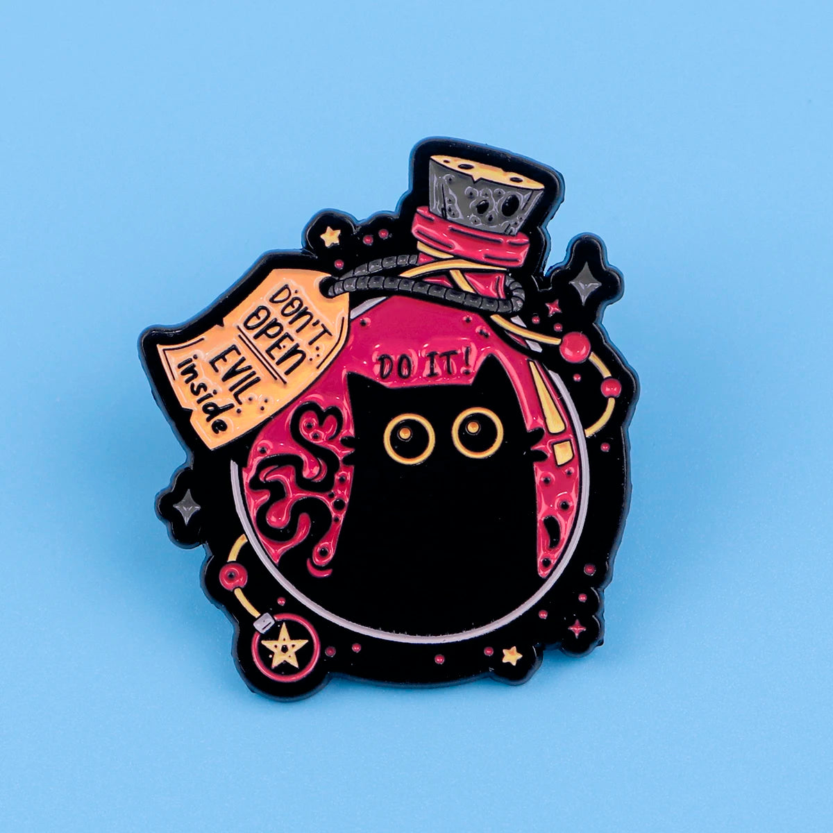 Cute Black Cat Enamel Pin – Animal Brooch Lapel Pin for Backpack, Clothing, Witch Jewelry & Halloween Gifts