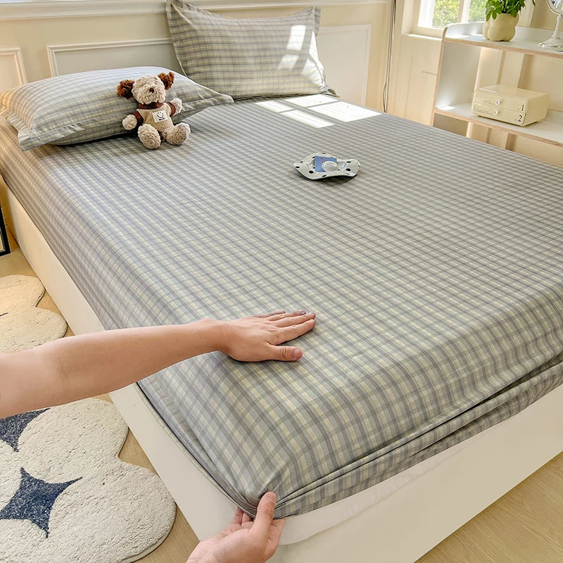 Plaid Fitted Sheet - Soft Skin-Friendly Elastic Bed Cover for Kids & Home