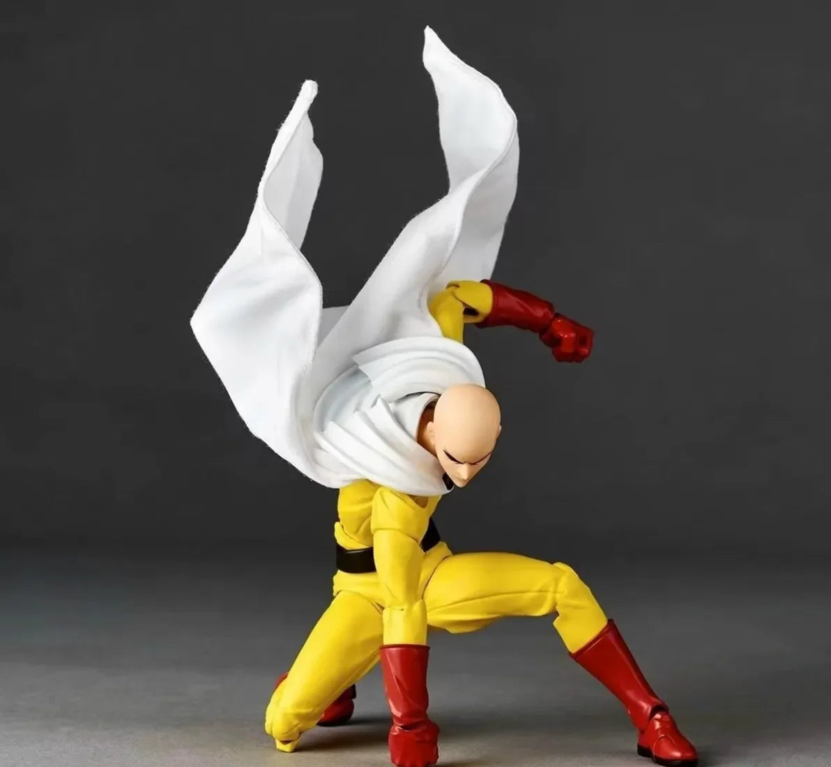 KAIYODO Revoltech ONE PUNCH-MAN Saitama Action Figure – PVC Anime Statue, Collectible Decor & Gift
