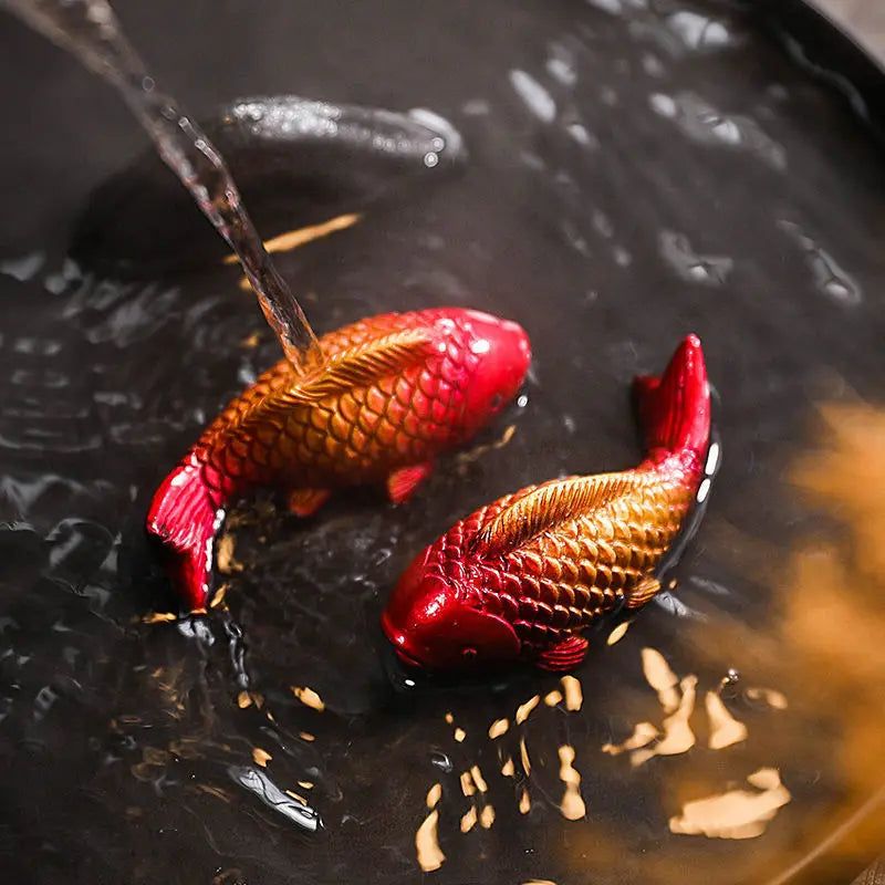 Colour-Changing Koi Carp Tea Table Ornaments – Creative Zen Desktop Decorations, Two Fish Report Happiness Teaware Accessories