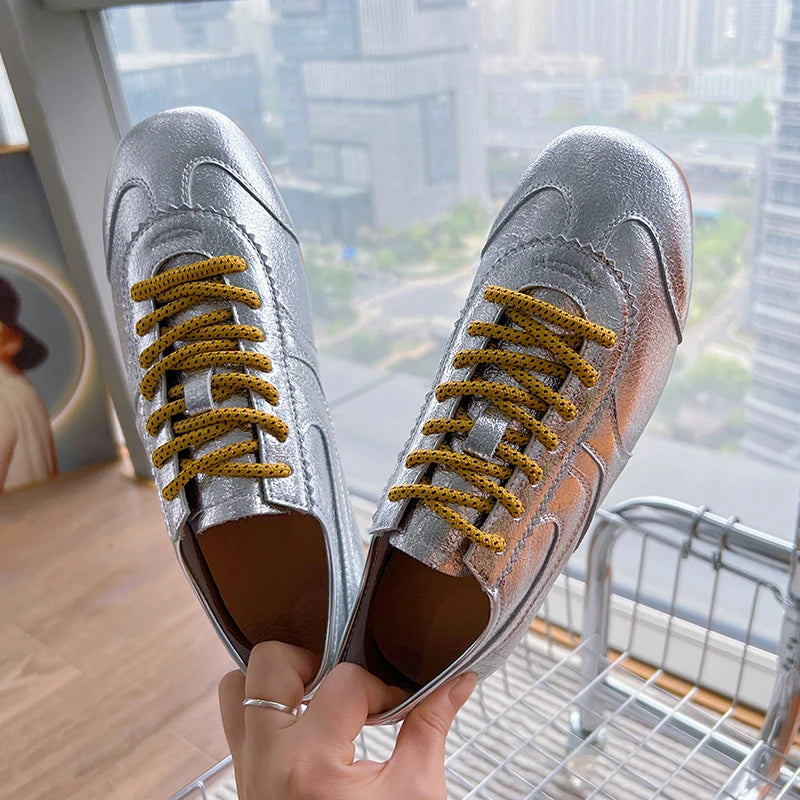 German 2025 Women’s Leather Sneakers — Retro Lace-Up Flat Training Shoes, Large Size Forrest Gump Style