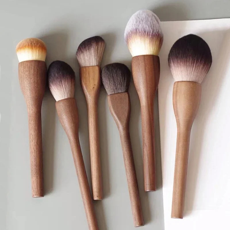 New European Vintage Wood Handle Makeup Brush – High-Quality Walnut Soft Powder, Blush & Foundation Contour Brush
