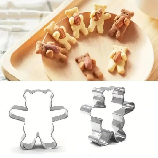 Christmas Hug Bear Cookie Cutter Mold – Bear Shape Baking Tool for Cookies, Cakes, Fudge & Sugarcraft Decorating