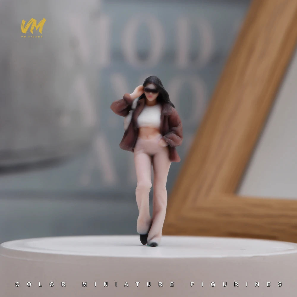 3D Miniature Figures - 1/64 Scale Racer Photographer Casual People Scene Props Model Ornaments for Vehicle Decor
