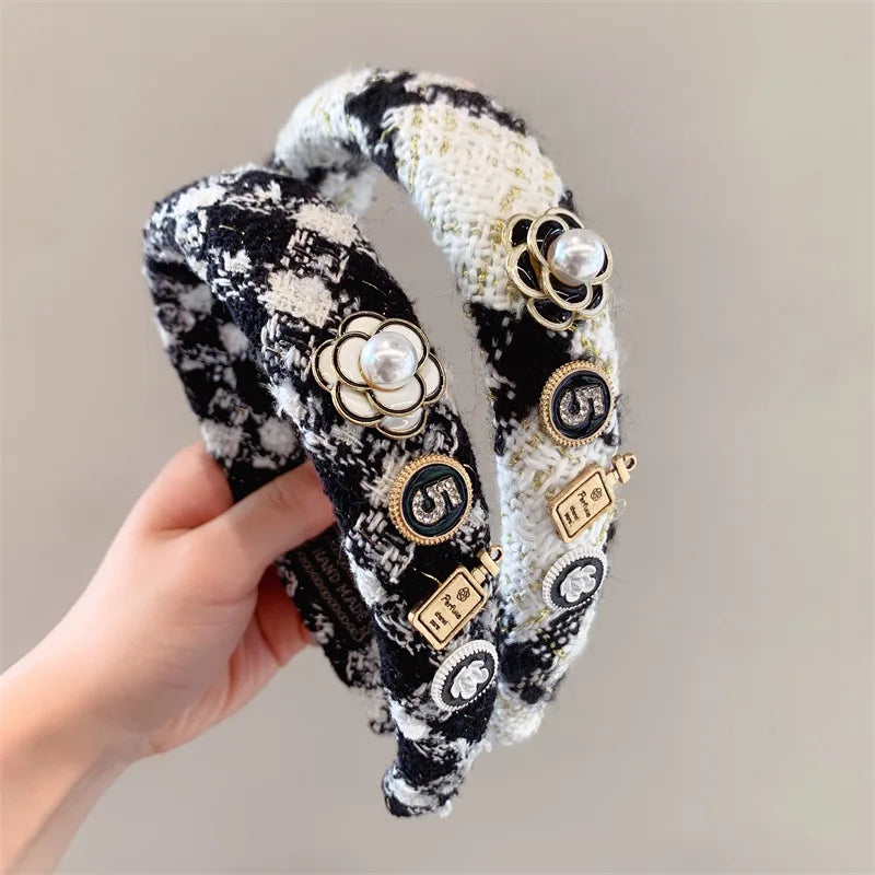 Black & White Camellia Embroidery Hairband – Woolen Weave Padded Headband for Women, French Fashion, Autumn/Winter 2023