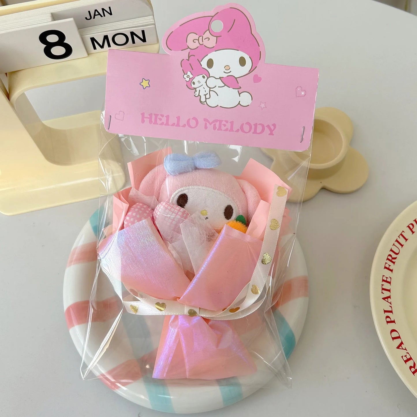Sanrio Mini Doll Bouquet – Hello Kitty, Kuromi & Melody Plush Dolls Holding Flowers, Kawaii Valentine & Birthday Gift for Friends