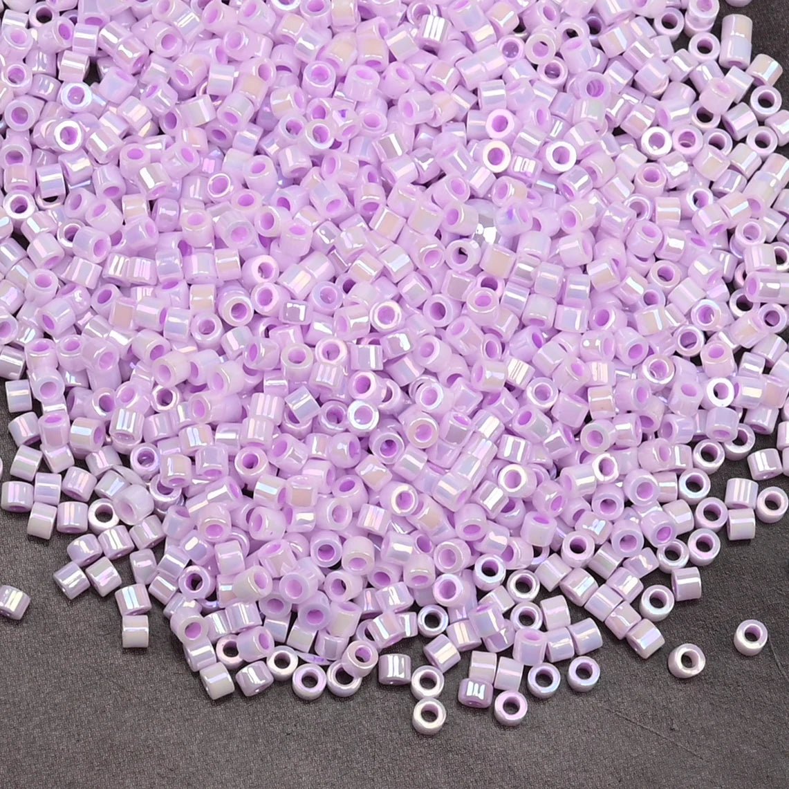 1000Pcs 1.6x1.3mm Japan Glass Seed Beads 11/0 – Cylindrical Loose Beads for DIY Statement Jewelry Making (5g Pack)