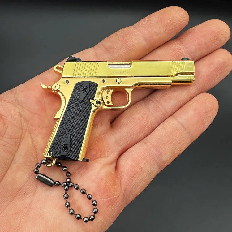 Mini 1:3 Metal Gun Model Keychain – 1911 Toy Pistol, Simulation Game Model for Children, Collectible Gift