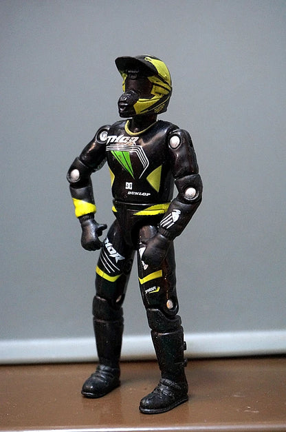 3.75-Inch Male Soldier Motorcycle Driver Figure – 1:18 Scale Off-Road Racer Collectible Model & Static Ornament