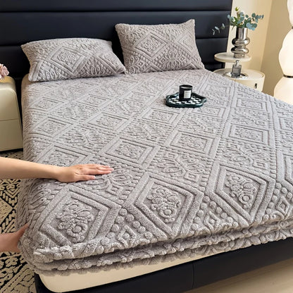 Soft Luxury Plush Bed Cover – Thick Winter Bedspread with Deep Pockets, Machine Washable Fitted Sheet
