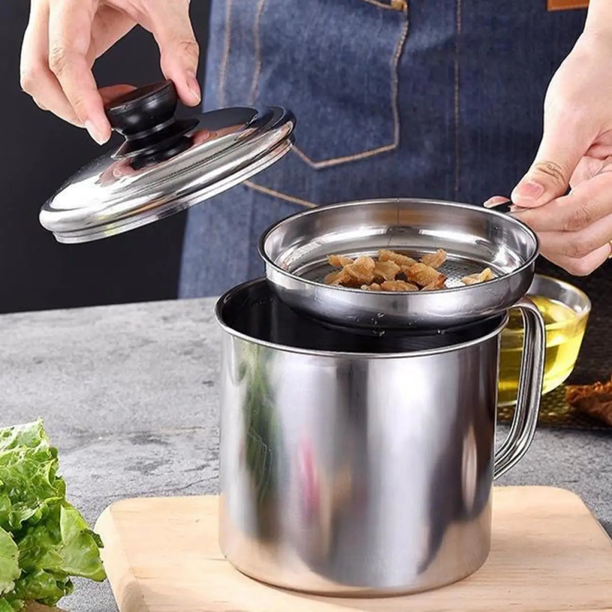 Bacon Grease Container - Kitchen Oil Storage Can with Strainer for Cooking Fat & Frying Oil