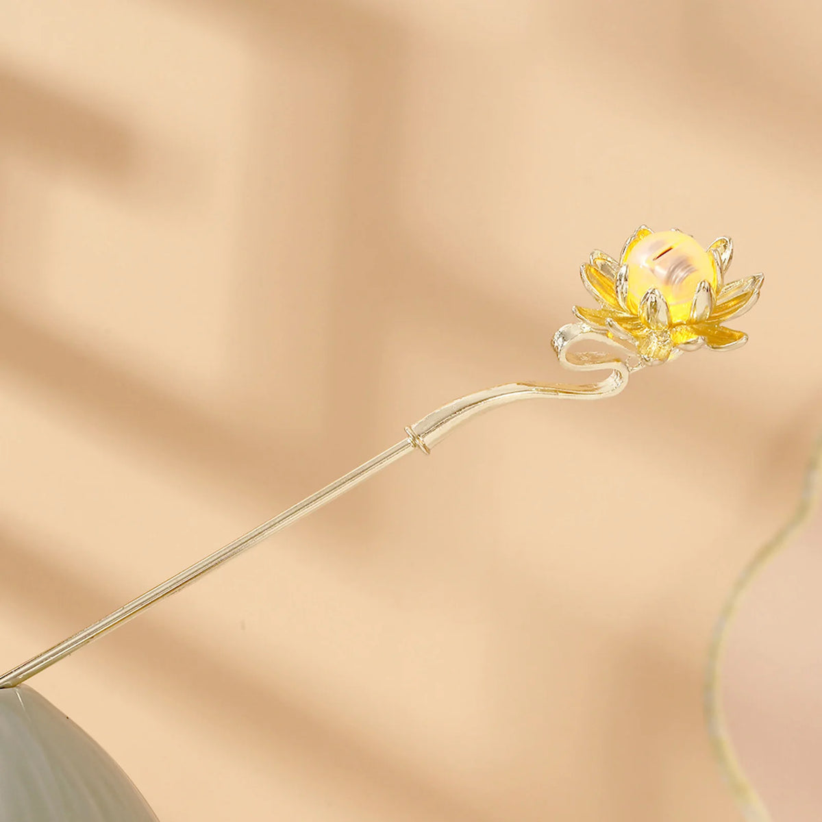 Luminous Lotus Flower Hairpin – Vintage LED Hair Stick with Lantern Tassel for Women and Traditional Hairstyles