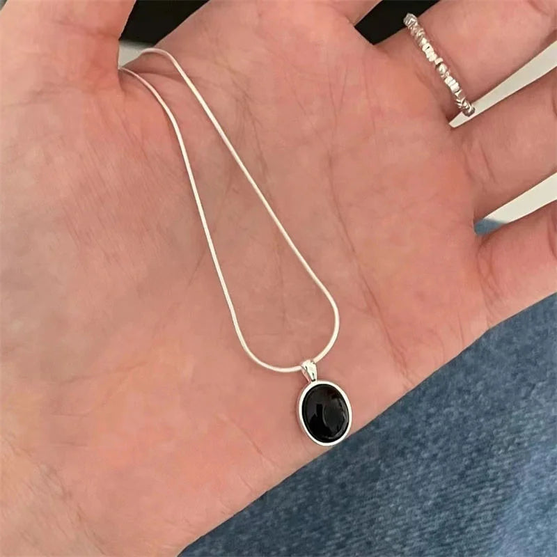 Retro Oval Aquamarine Pendant Necklace — Simple Luxury Snake Chain Jewelry for Women & Girls, Fashionable Gift Accessory