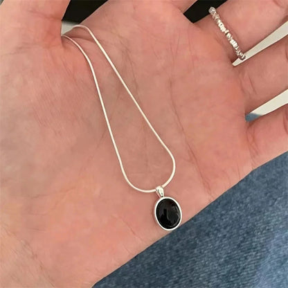 Retro Oval Aquamarine Pendant Necklace — Simple Luxury Snake Chain Jewelry for Women & Girls, Fashionable Gift Accessory