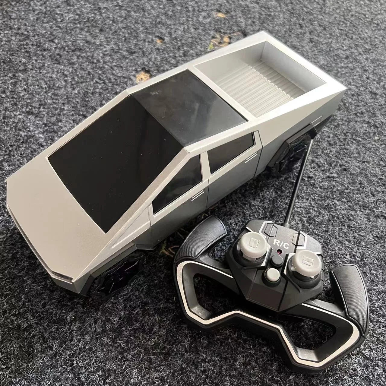 Tesla Pickup RC Car Model | Drop-Resistant Simulation Toy with Color Box for Kids & Christmas Gifts
