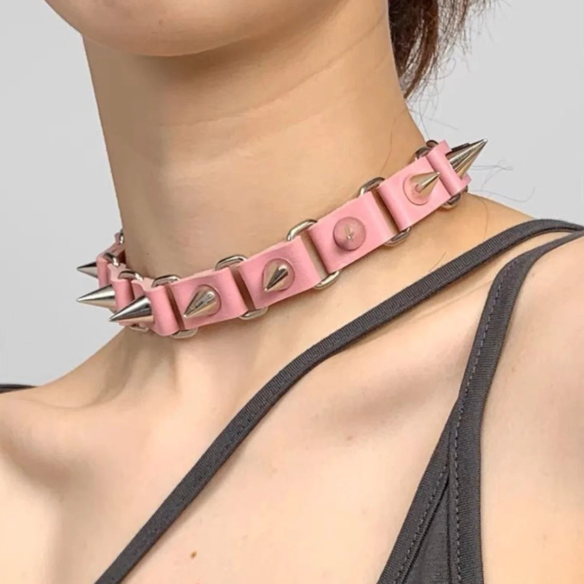 Riveted Leather Necklace – Gothic Style Punk Collarbone Chain, Black Halloween Neck Jewelry Accessory for Women