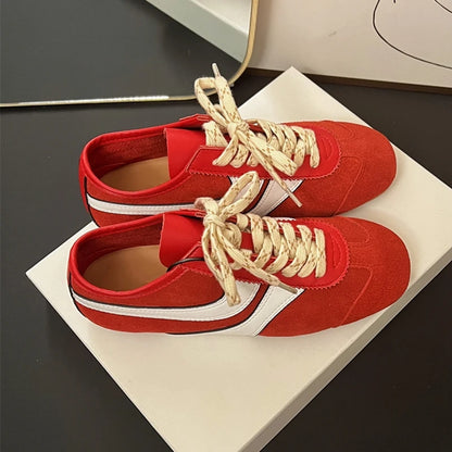 German 2025 Women’s Leather Sneakers — Retro Lace-Up Flat Training Shoes, Large Size Forrest Gump Style