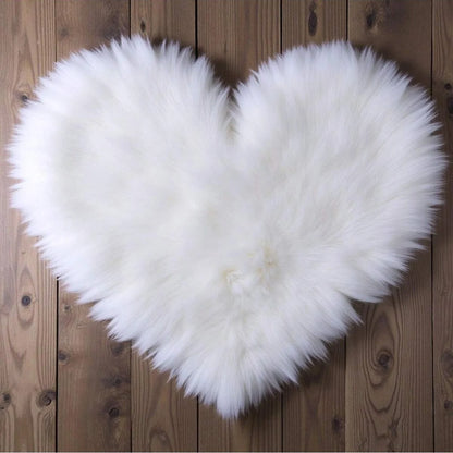Ylsteed Heart-Shaped Faux Fur Baby Blanket - Soft Newborn Photography Prop & Photo Shoot Background Mat