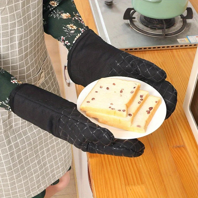 Anti-Scald Heat-Resistant Gloves – Thickened Non-Slip Microwave & Oven Mitts for Baking, Pastry & Candy Making