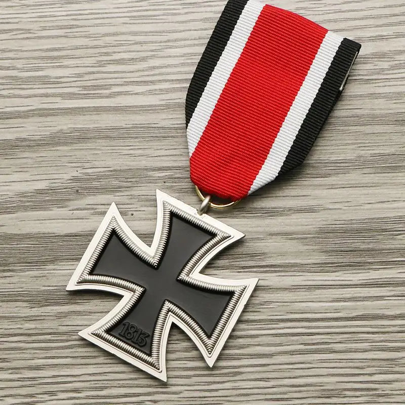 Iron Cross Second Class Oak Leaves Badge — Helmet Pendant Medal with Ribbon, Pin-Style Military Decoration Craft