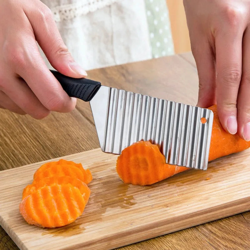 Stainless Steel Crinkle Potato Slicer – Wavy Vegetable & Fruit Cutter Knife for French Fries Chopping