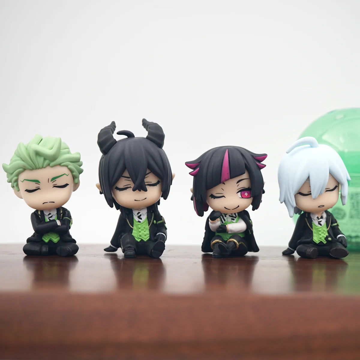 Twisted Wonderland Malleus & Sebe Lilia Sitting Figure — Official Capsule Toy Gift Small Collectible