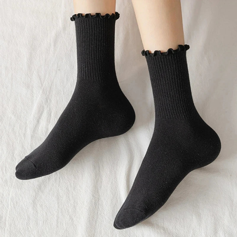 5 Pair/Lot Women's Ruffle Cotton Middle Tube Ankle Short Socks - Breathable Black and White Set for Spring Autumn