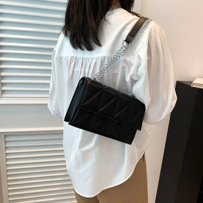 Fashion Trend Crossbody Single Bag: 2024 New Tide Korean Version Small Square Bag with Foreign-Style Chain