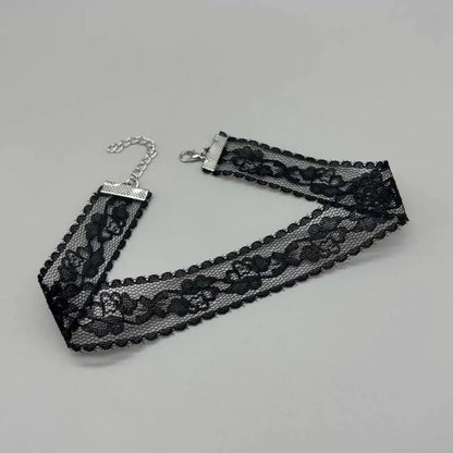 Short Lace Choker Necklace - Black & White Romantic Fashion Jewelry for Women & Girls, Party Gift Accessory